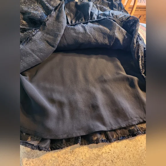 Express Black Velvet Floral Long Sleeve Blouse Size XL NWT - Picture 12 of 12